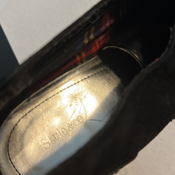 ⭐️ Sale ⭐️ Black heel booties size 8.5 - Picture 8 of 9